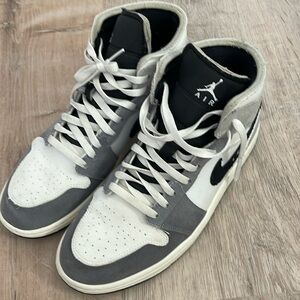 Nike jordan 1 mids